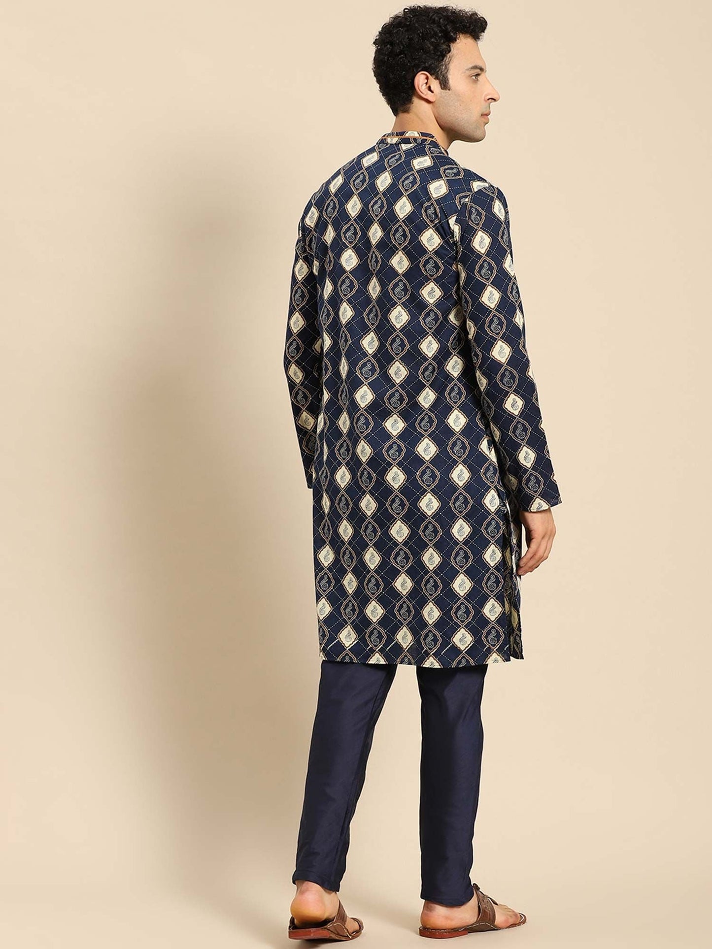 Amodh by Kisah Men Blue Kurta (Set of 2)