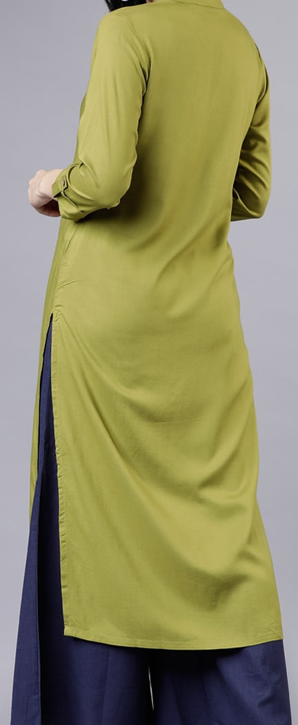 Vishudh Women Green Embroidered Straight Kurta