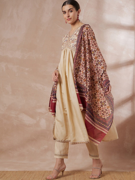 All about you Beige Floral Embroidered Regular Thread Work Kurta With Trousers & Dupatta