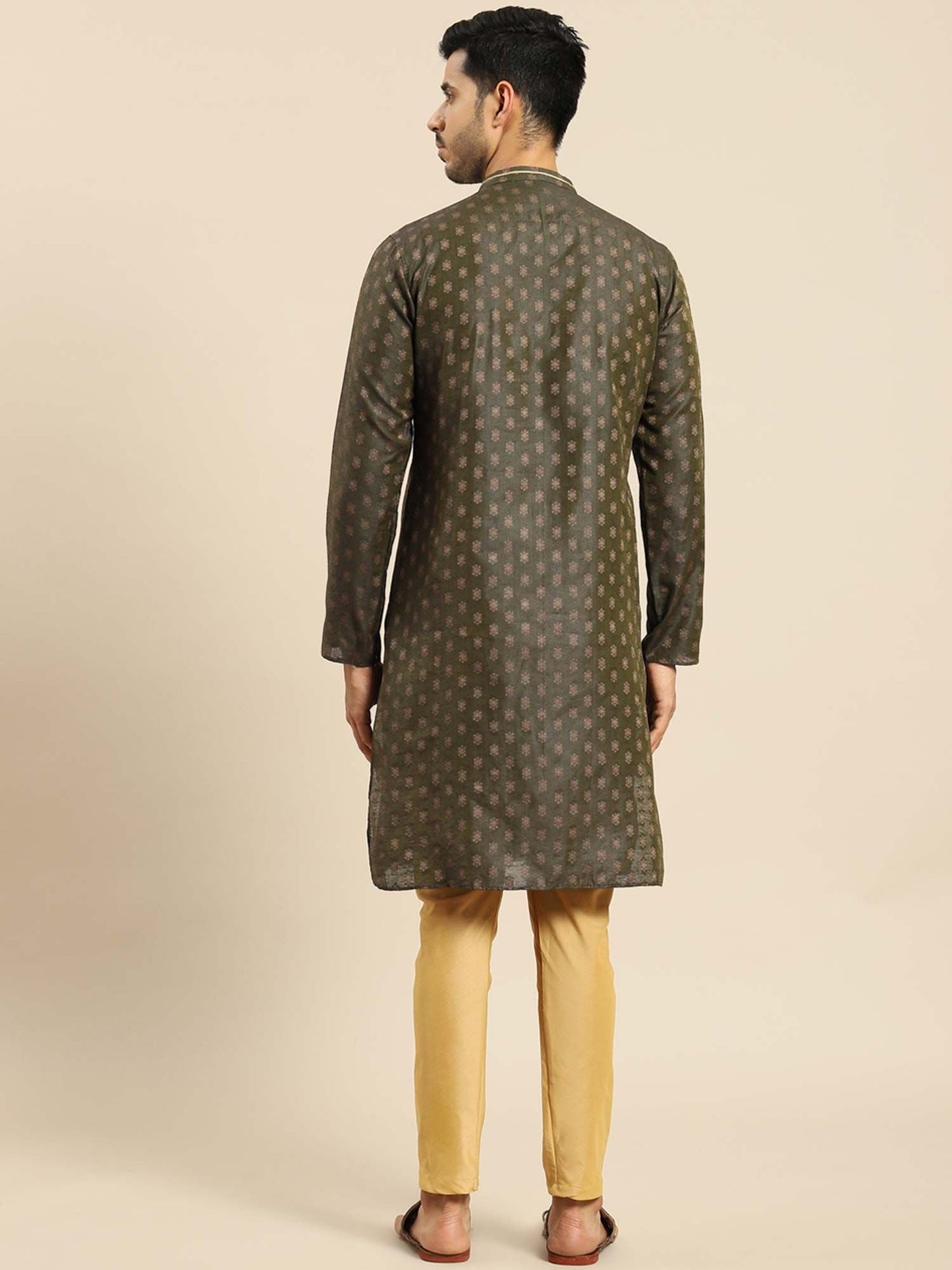 Amodh by Kisah Men Green Kurta (Set of 2)