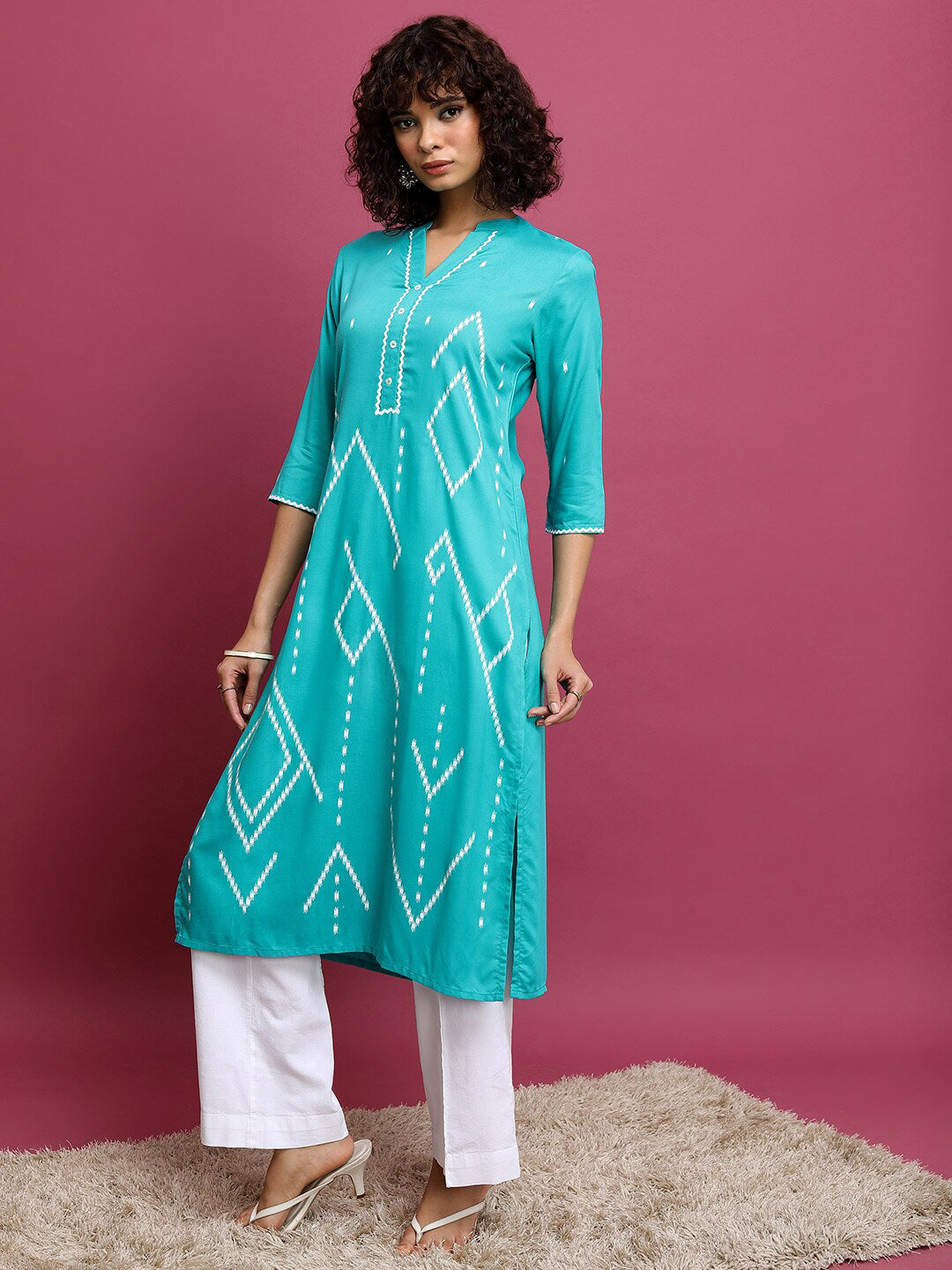 Vishudh Turquoise Blue Geometric Printed Mandarin Collar Straight Kurta