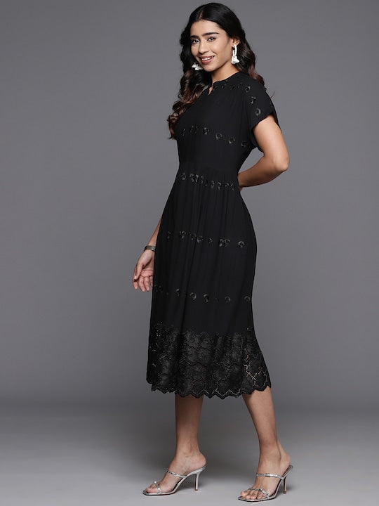 Varanga Self Design Embroidered A-Line Midi Dress