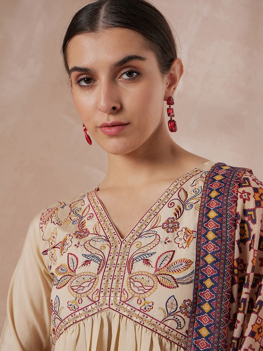 All about you Beige Floral Embroidered Regular Thread Work Kurta With Trousers & Dupatta