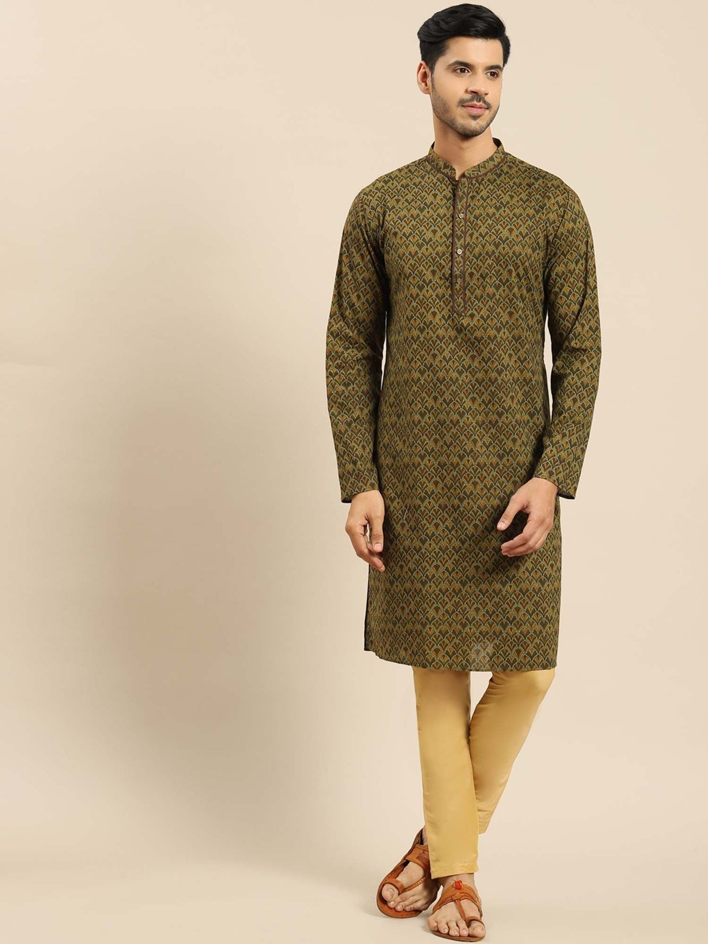 Amodh by Kisah Men Green Kurta (Set of 2)