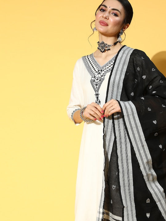 Yufta Ethnic Motifs Viscose Rayon Kurta Set