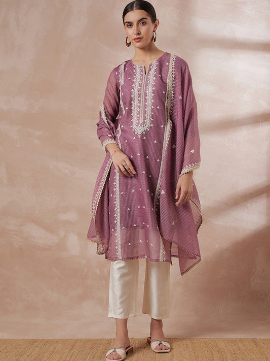 All about you Floral Embroidered Thread Work Kurta & Trousers With Dupatta