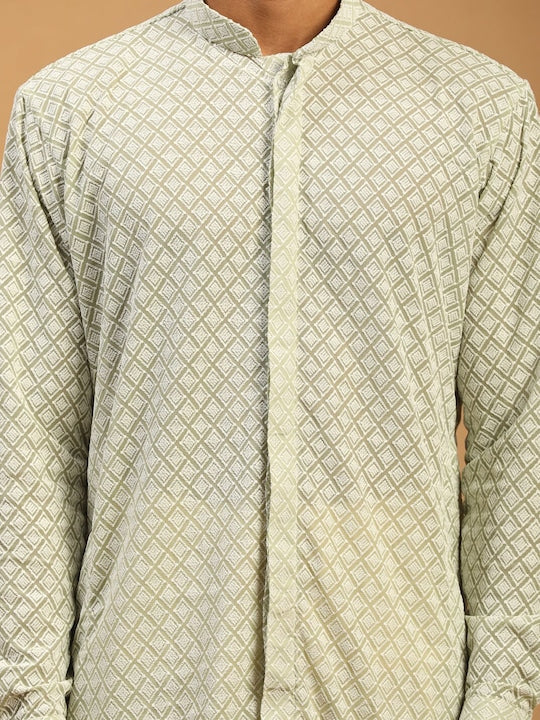Vastramay Mandarin Collar Chikankari Kurta