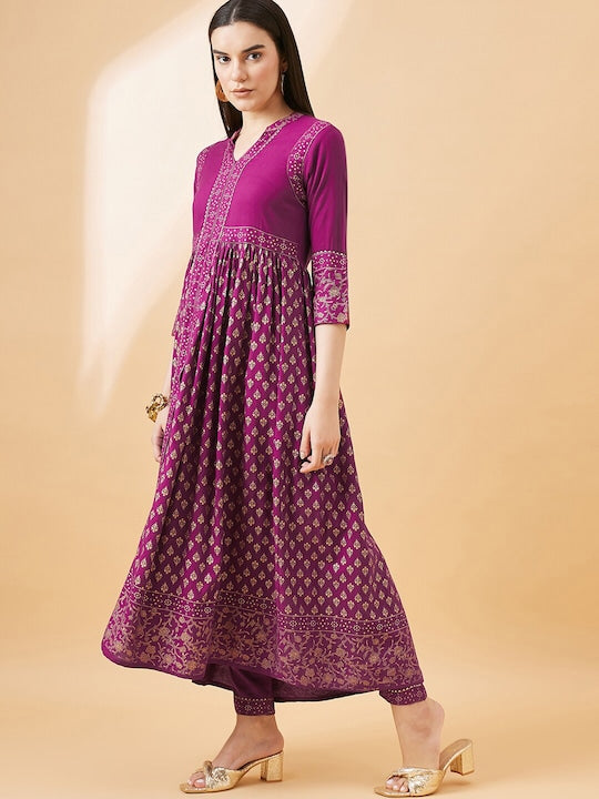 All about you Maroon Ethnic Motifs Printed Gotta Patti Regular Kurta with Trousers